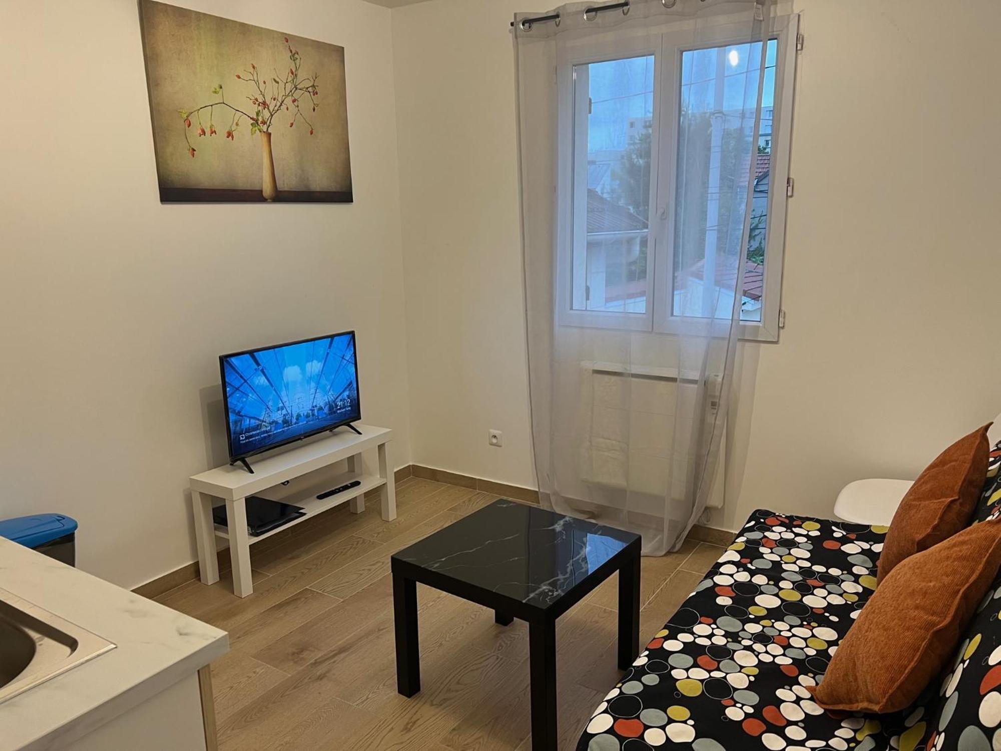 Appartement Lumineux Pres Metro Saint-Denis  Exterior photo